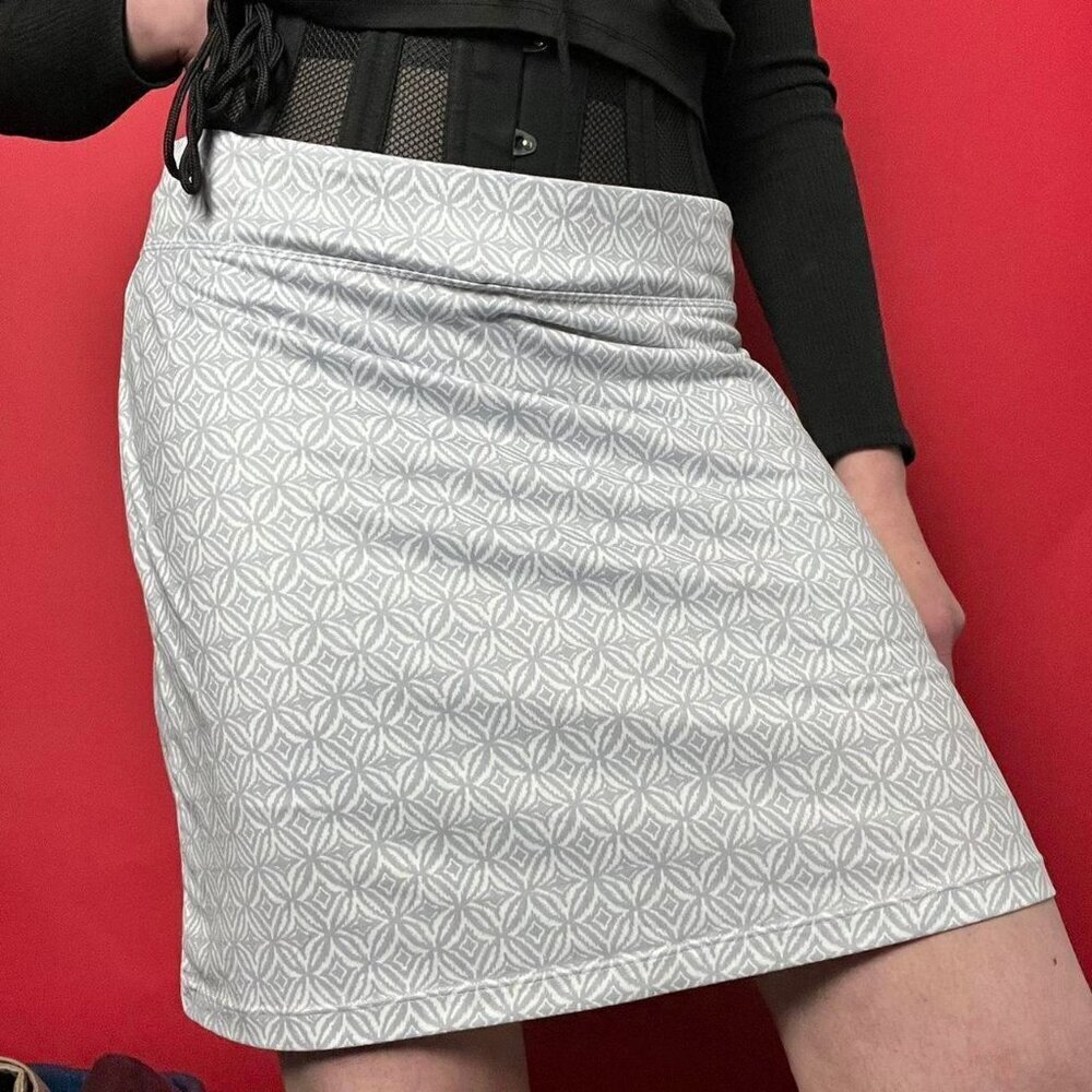 Seg’ments luxe / Grey and white patterned midi skort 🩶🤍​​​​​